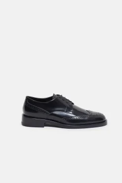 Closed Brogues Black Hot