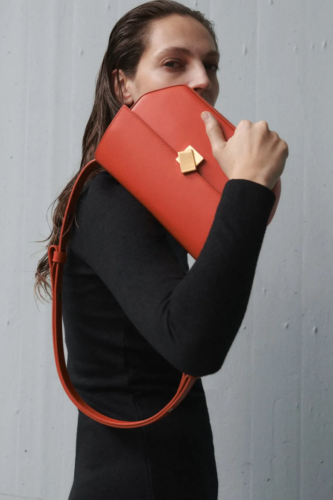 Closed Bag One Hibiscus red Sale