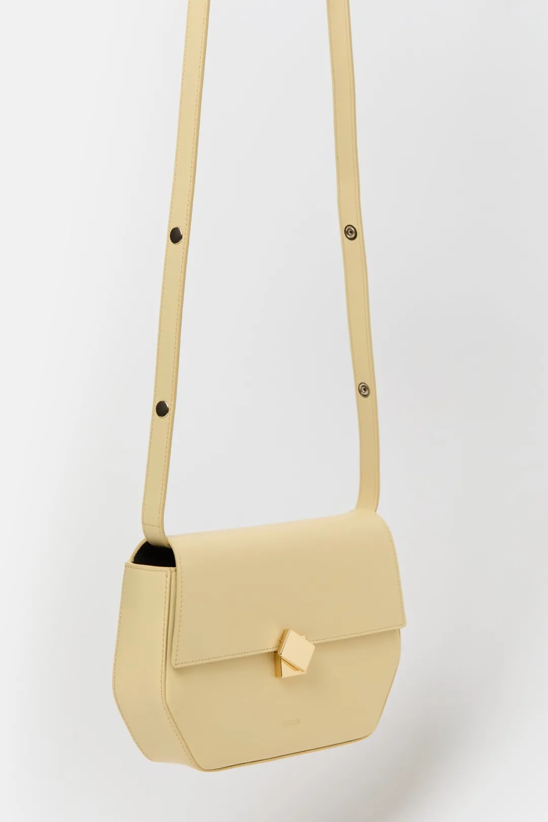 Closed Bag One vanilla yellow Hot