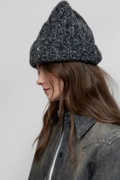 Closed Hand-knitted hat Dark grey melange Best