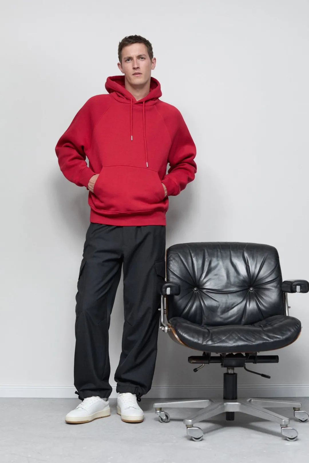 Closed Hoodie with logo Chili pepper red Online