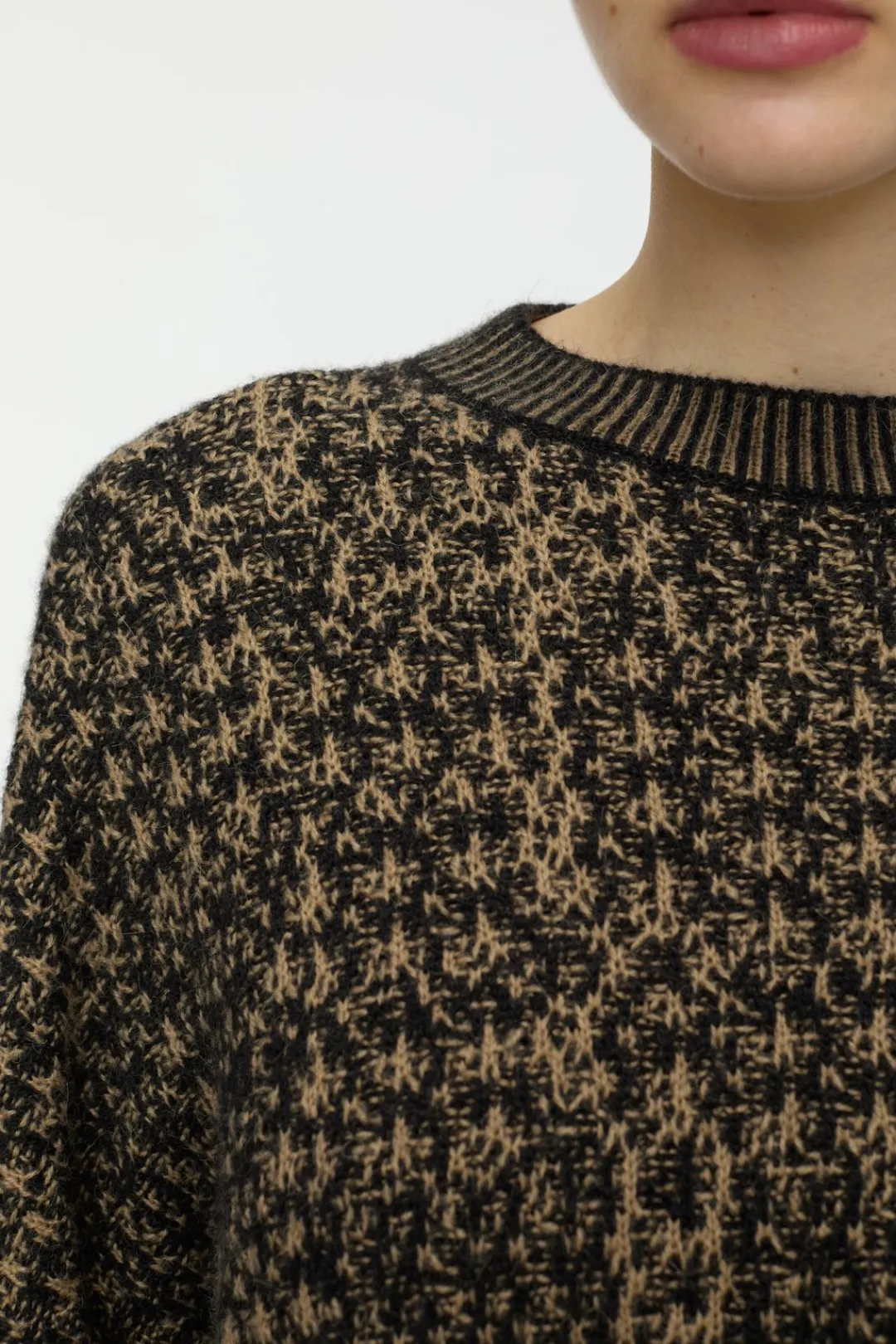 Closed Jumper with pattern Biscotti brown Discount