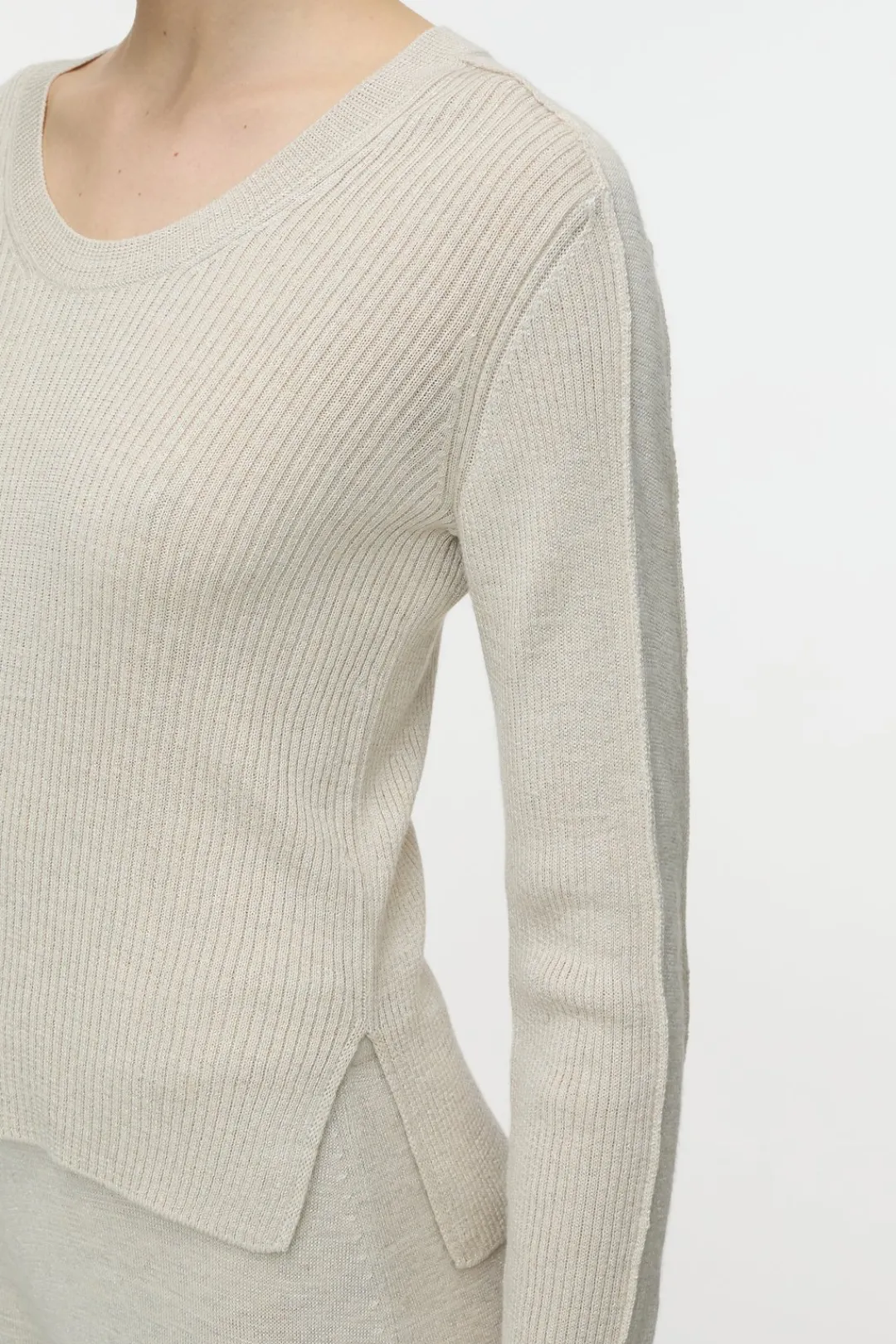 Closed Knitted long-sleeve top Sabbia beige Hot