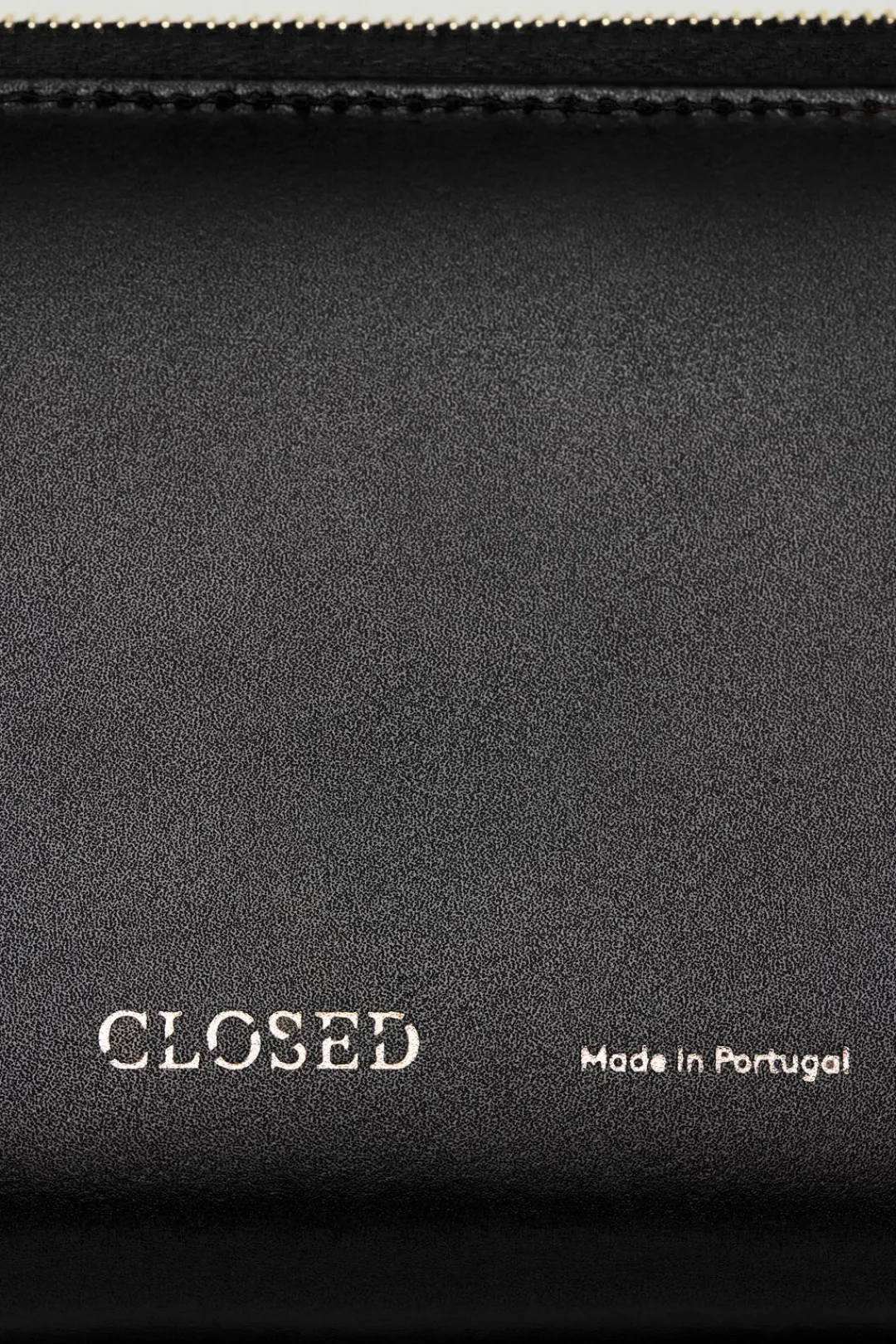 Closed Leather wallet Black Hot