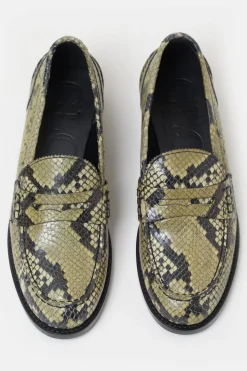 Closed Loafers industrial green Discount