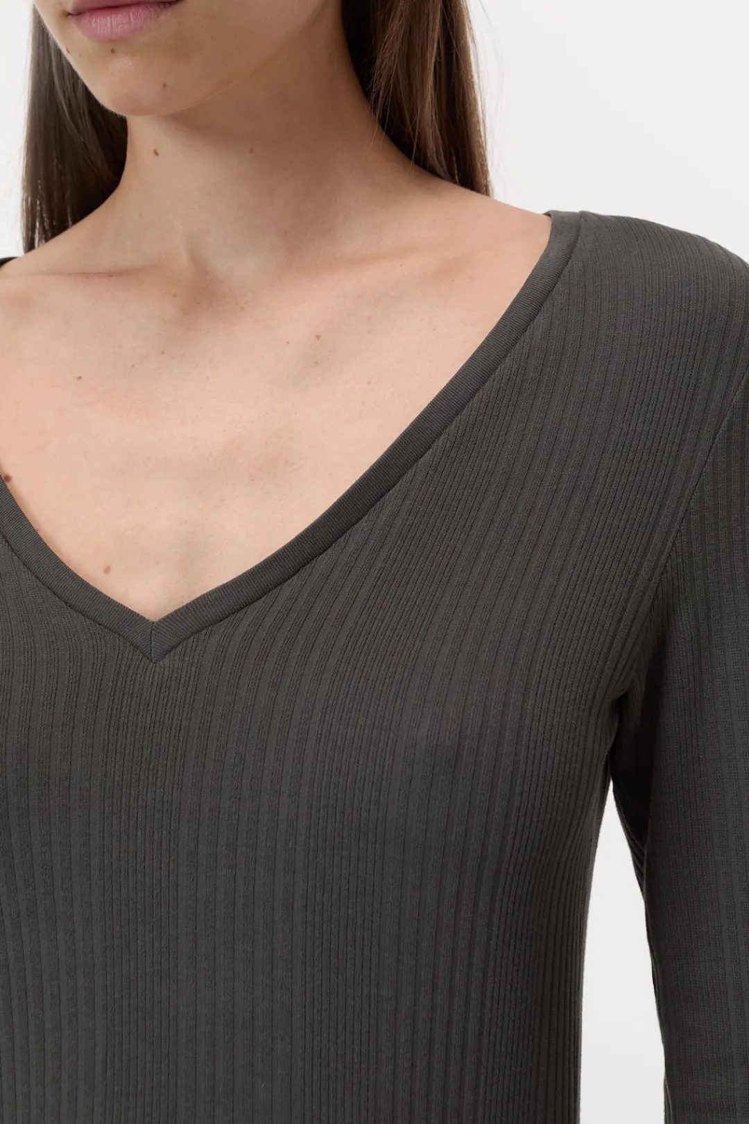 Closed Long-sleeved shirt with V-neck Irish coffee