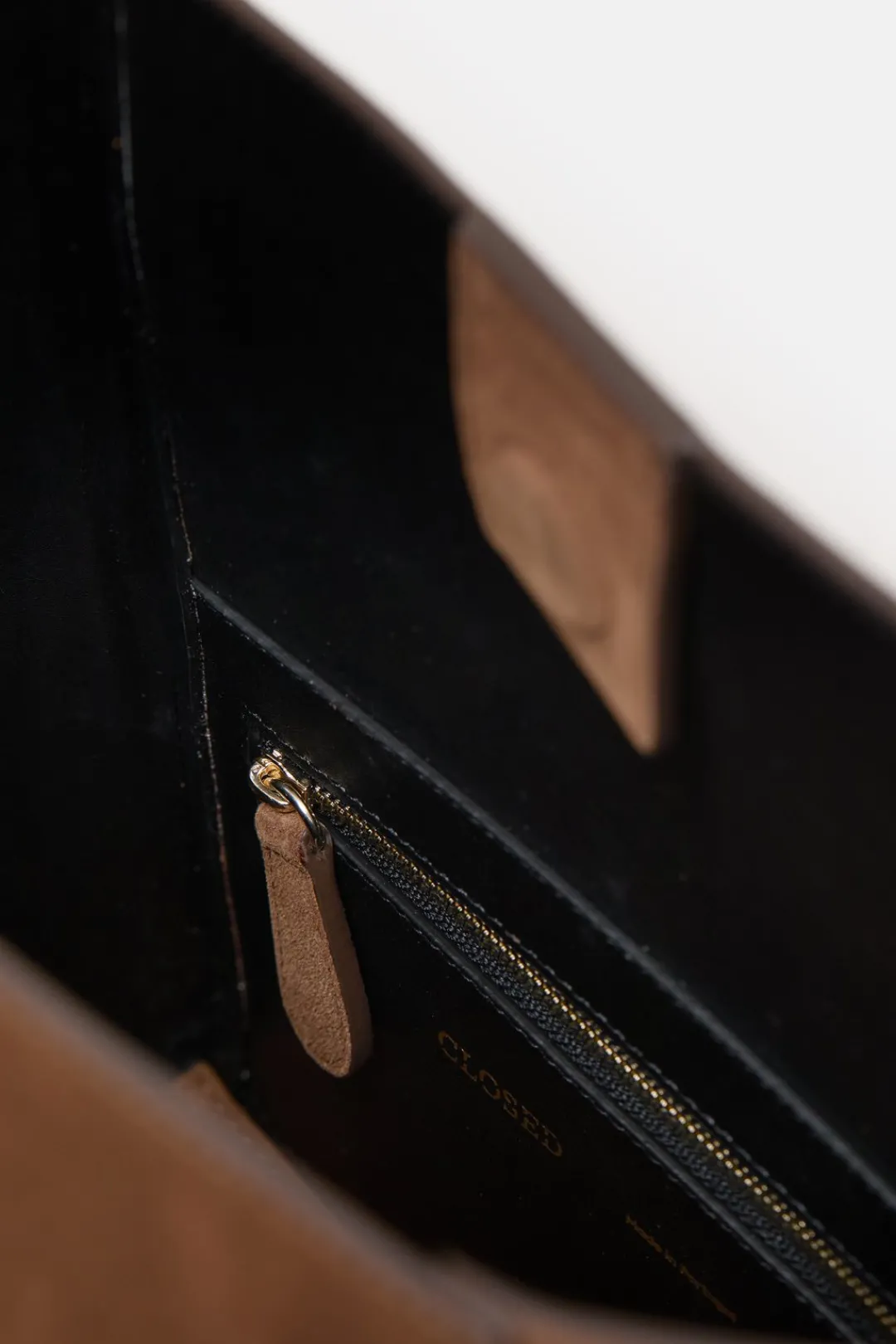 Closed Medium Leather Bag Arabica espresso Discount