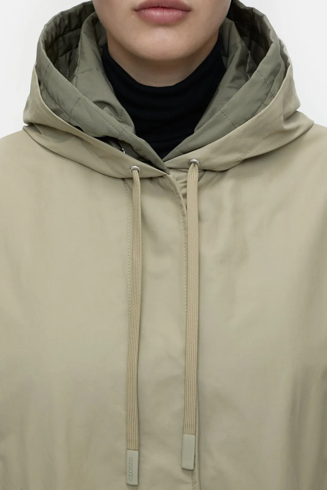 Closed Parka Pastel olive New