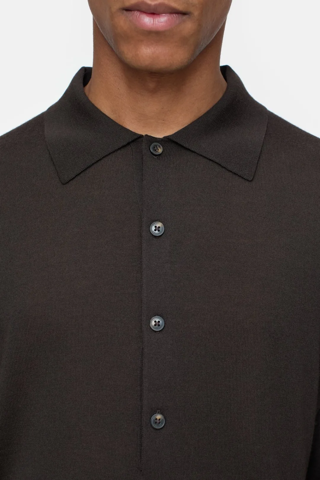 Closed Polo jumper made from organic wool Ebony Clearance