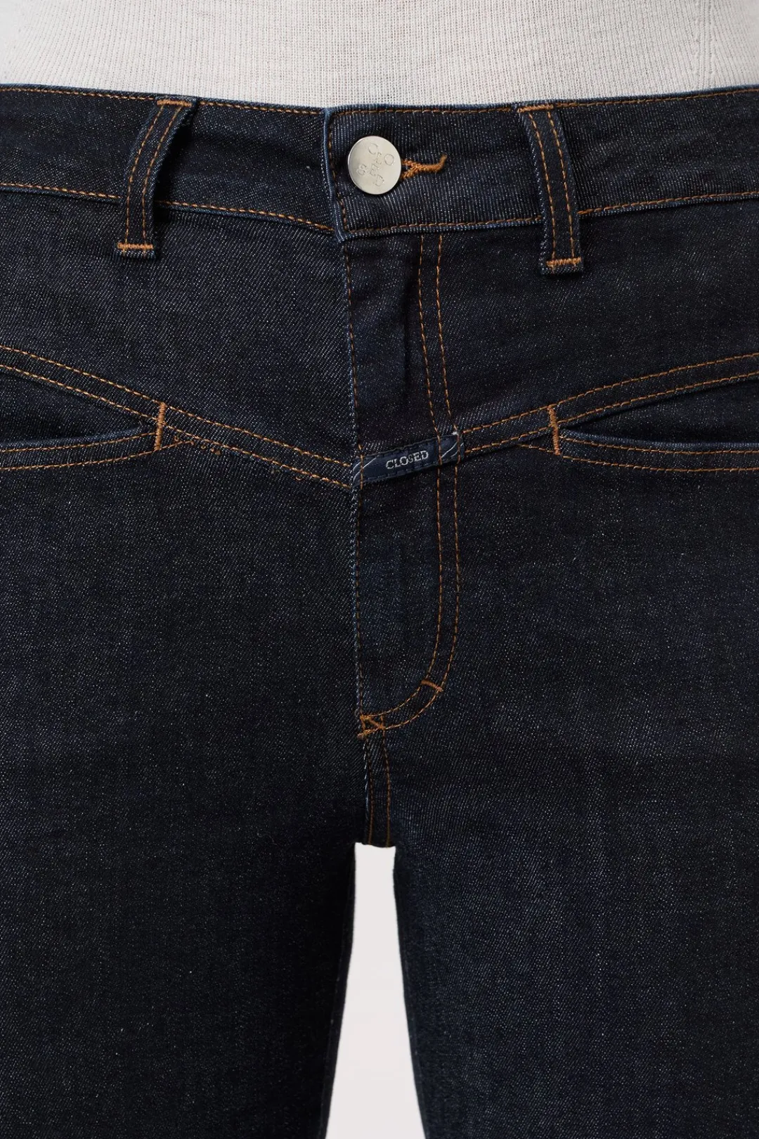 Closed Relaxed Jeans - Style Name Pedal Pusher Dark blue Hot