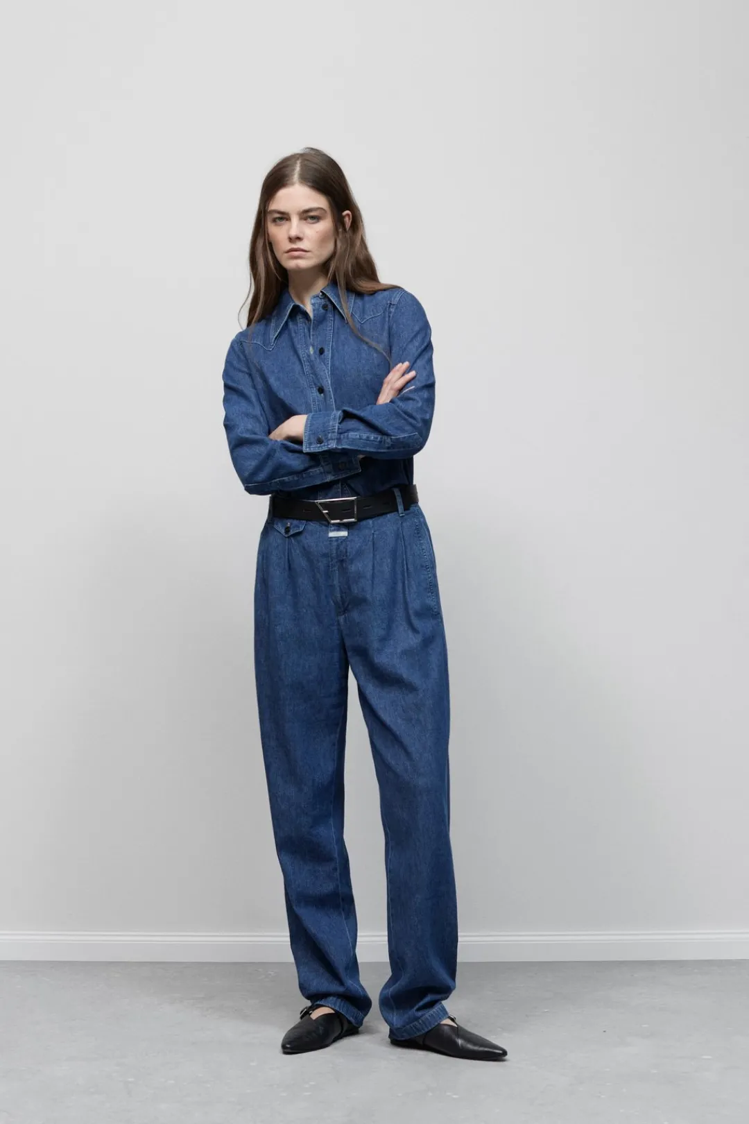 Closed Relaxed Jeans - Style Name Rhoone Mid blue Hot
