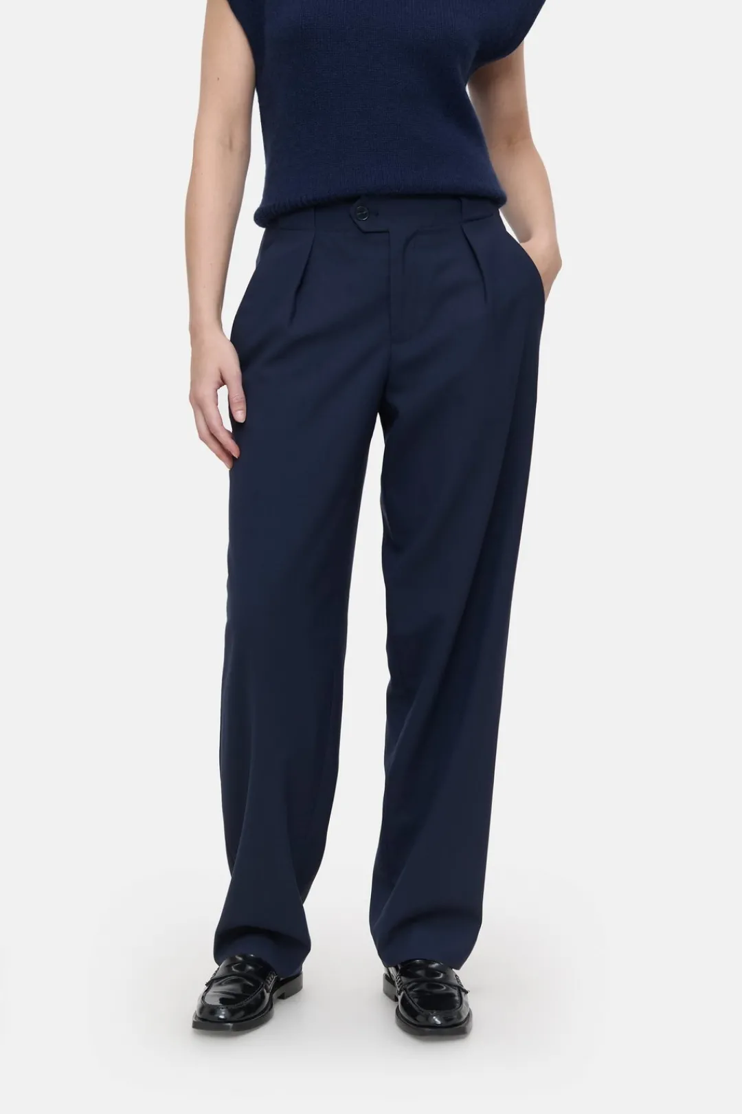 Closed Relaxed Pants - Style Name Mawson Dark night New