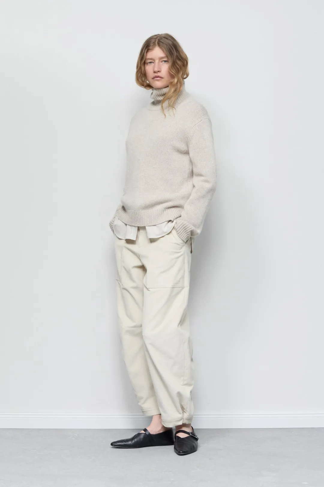 Closed Relaxed Pants - Style Name Rhannon Pearl beige