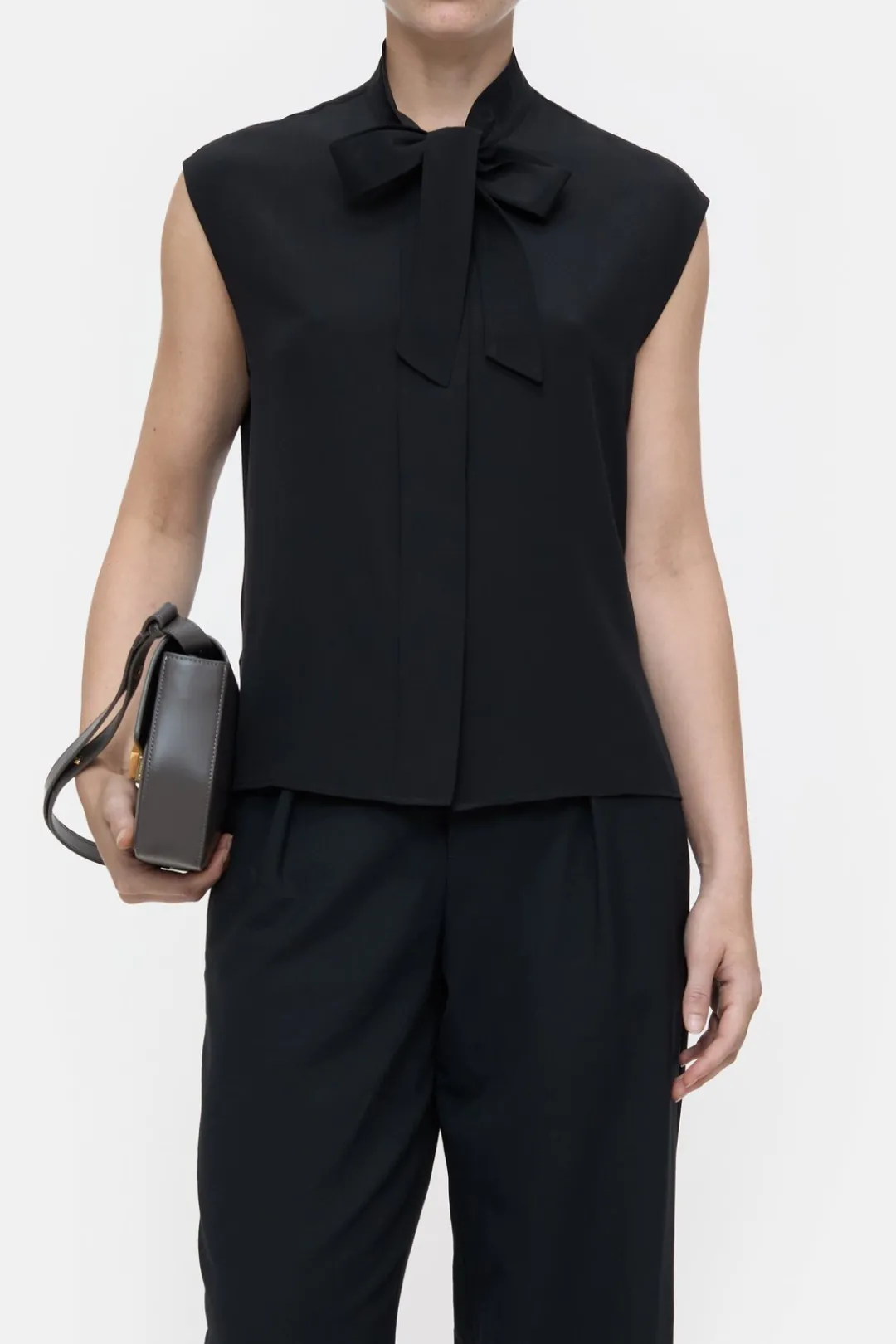 Closed Silk top with scarf Black Best