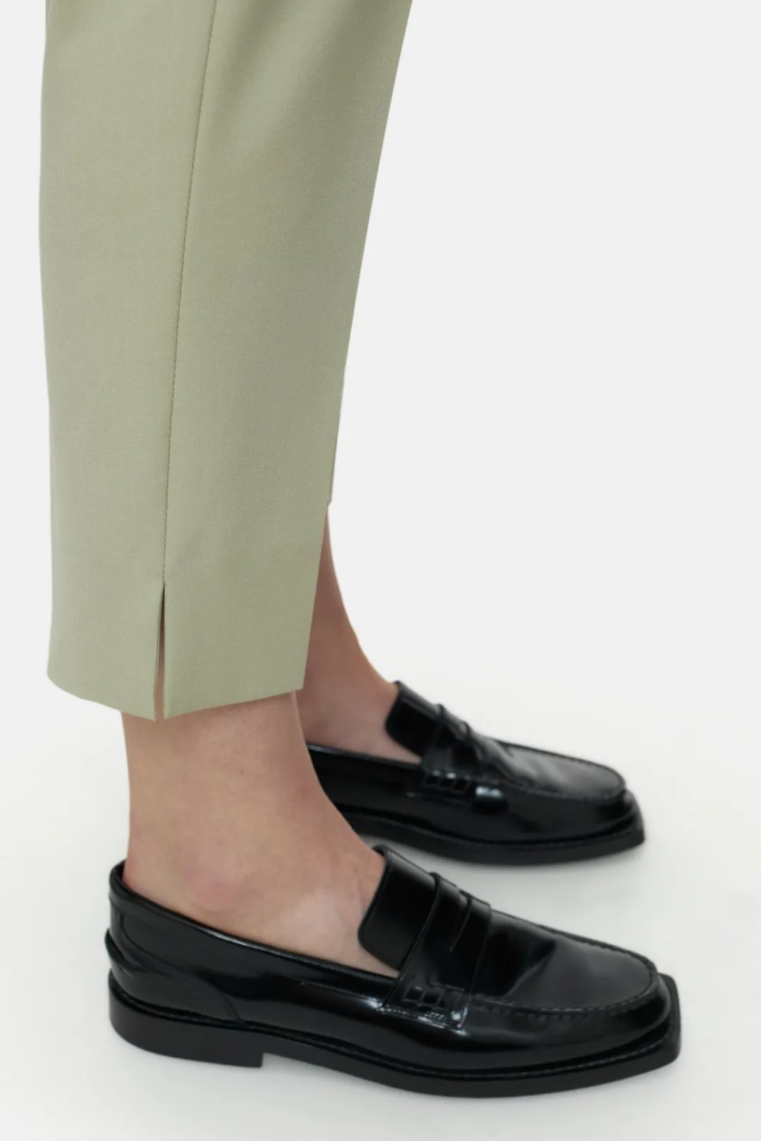 Closed Slim Pants - Style Name Sonnett Pastel olive Sale