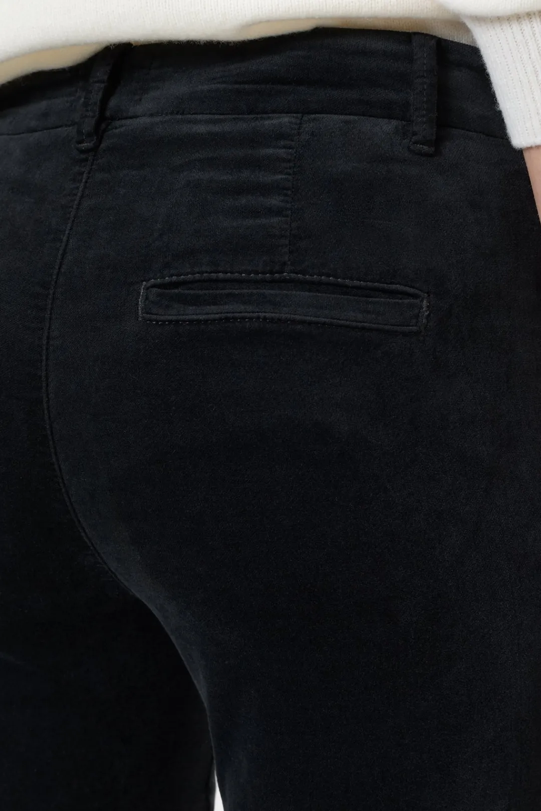 Closed Slim Pants - Style Name Sonnett Black Clearance