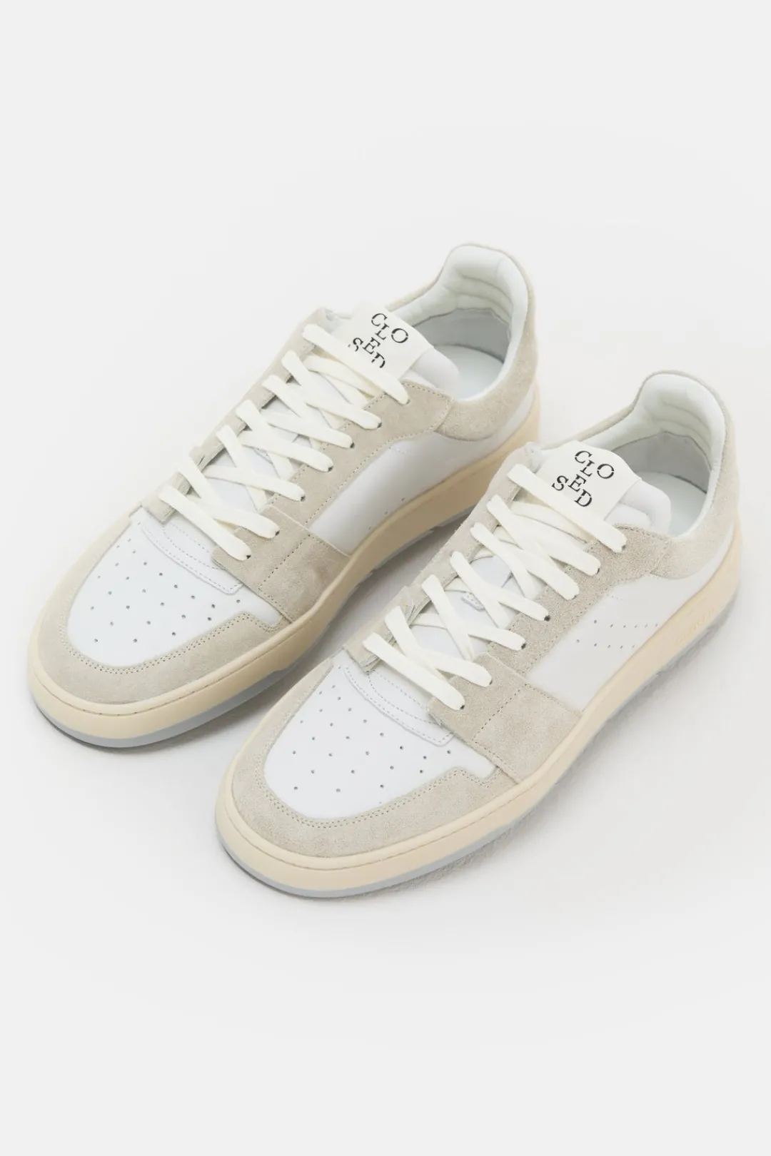 Closed Sneaker low made from leather Oyster grey Hot