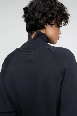 Closed Sweatshirt made from organic cotton Black