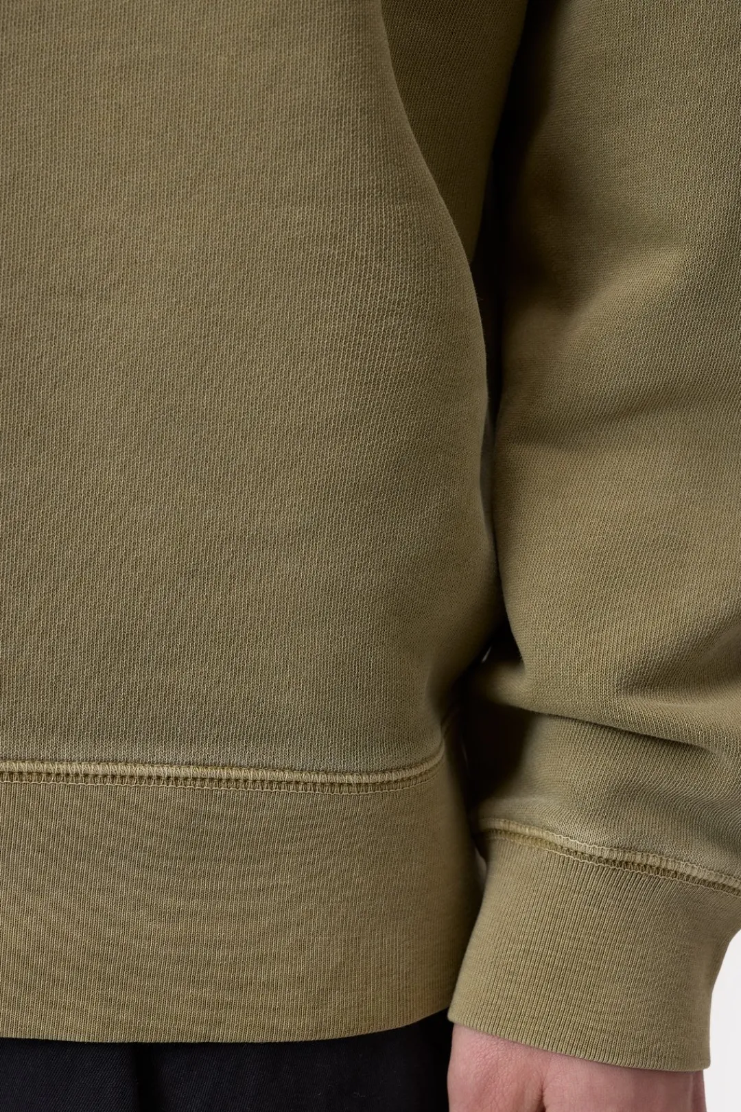 Closed Sweatshirt made from pure organic cotton Herbal green Hot