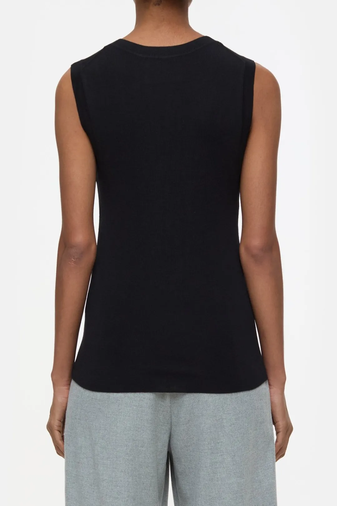 Closed Top made from organic wool and silk Black Outlet
