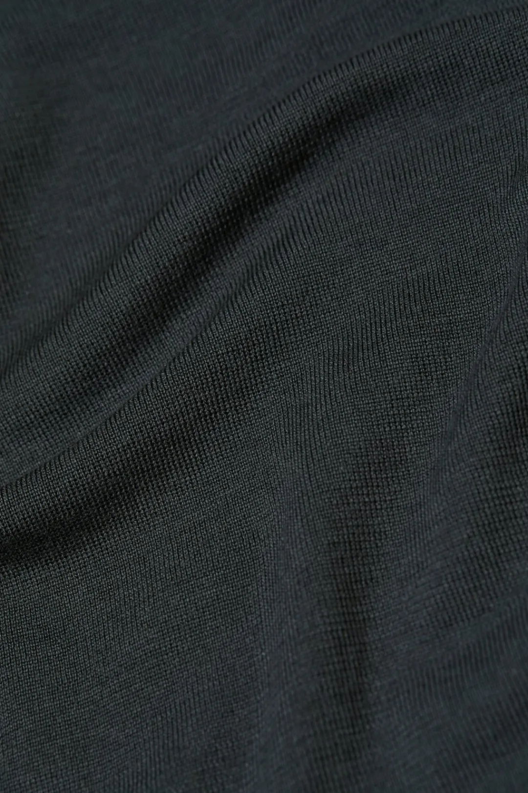 Closed Top made from organic wool and silk Pini green Discount