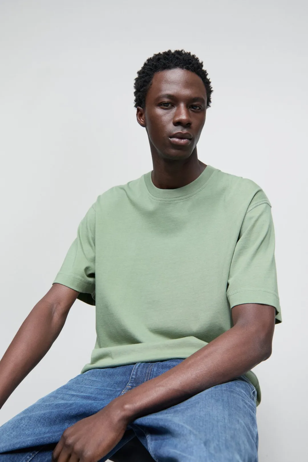 Closed T-shirt with logo Eucalyptus Outlet