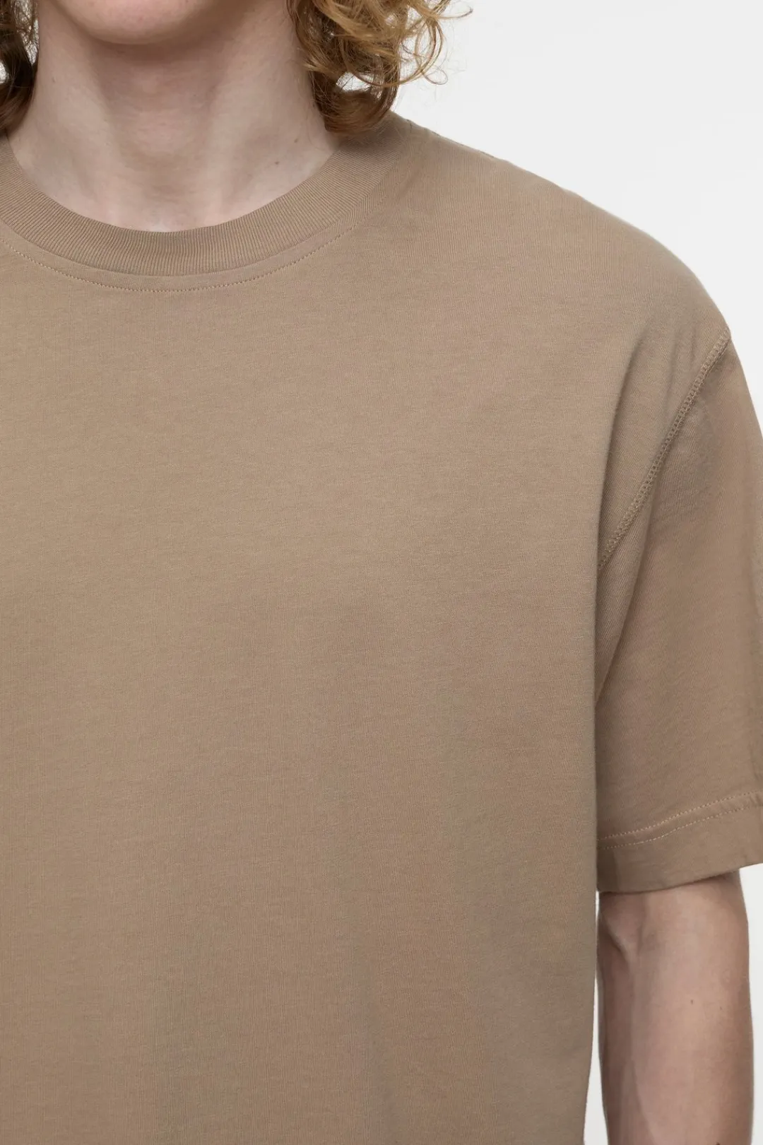 Closed T-shirt with logo Cashew cream Discount