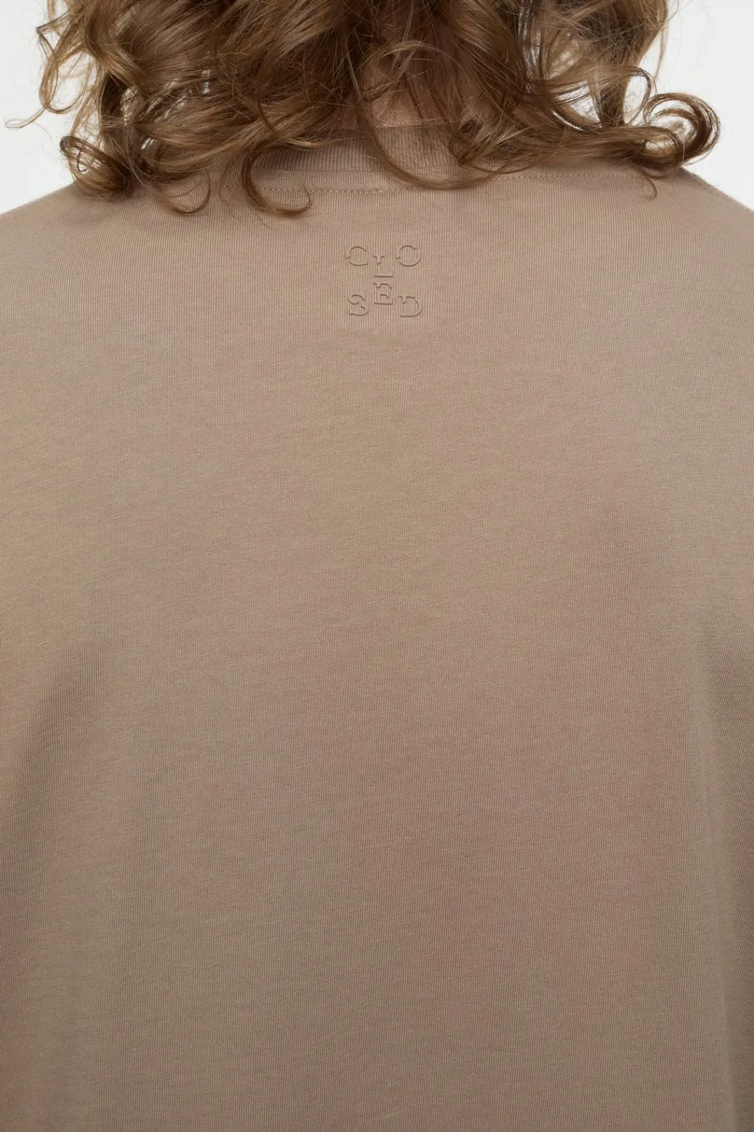 Closed T-shirt with logo Cashew cream Discount