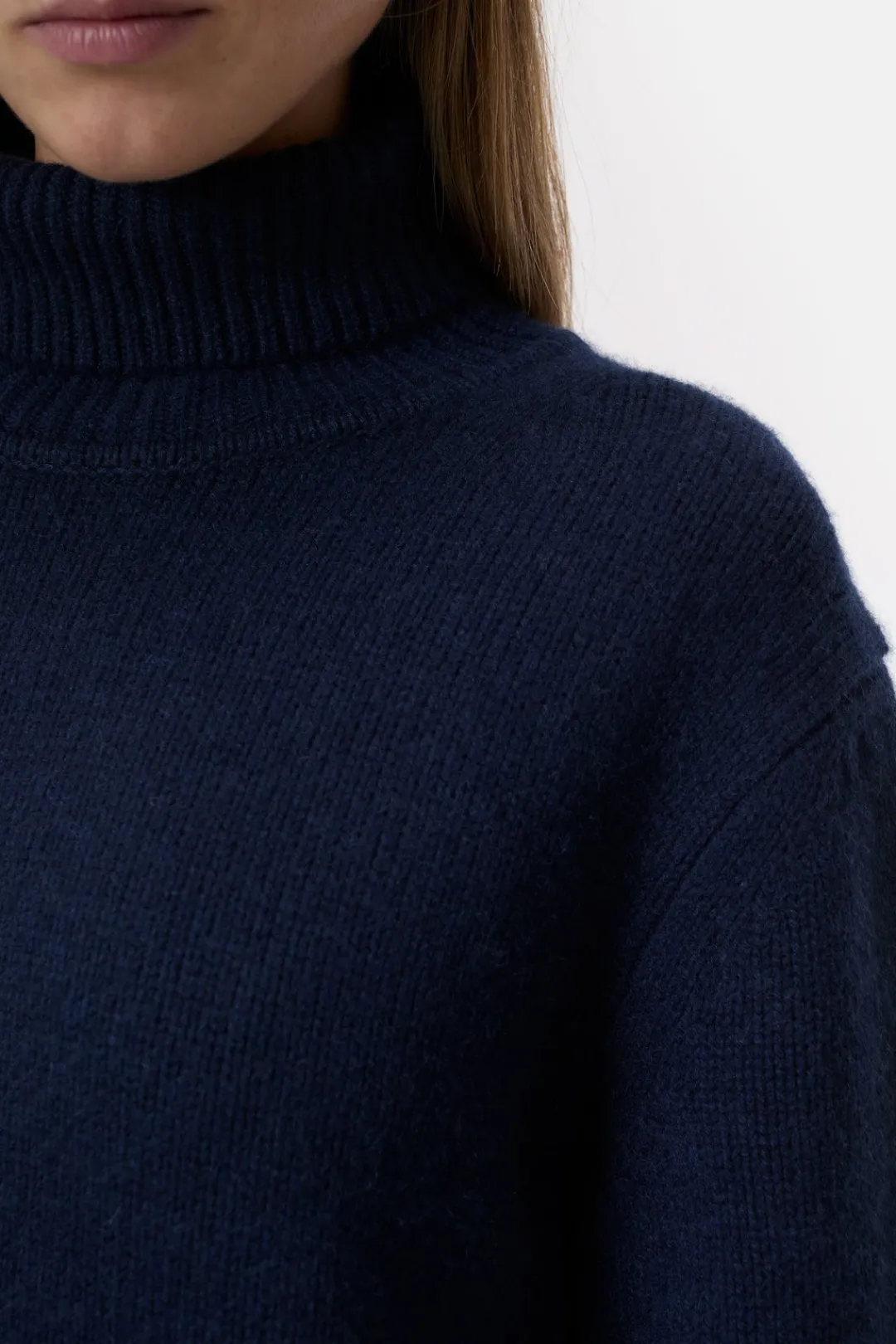 Closed Turtleneck jumper in cashmere Dark night Hot