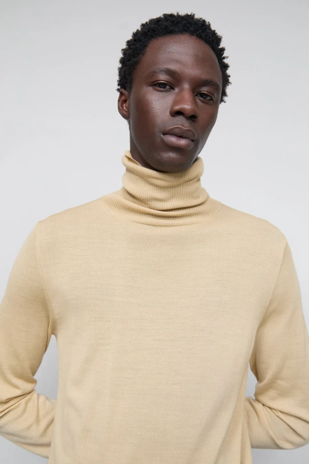 Closed Turtleneck jumper made from organic wool Peanutbutter New