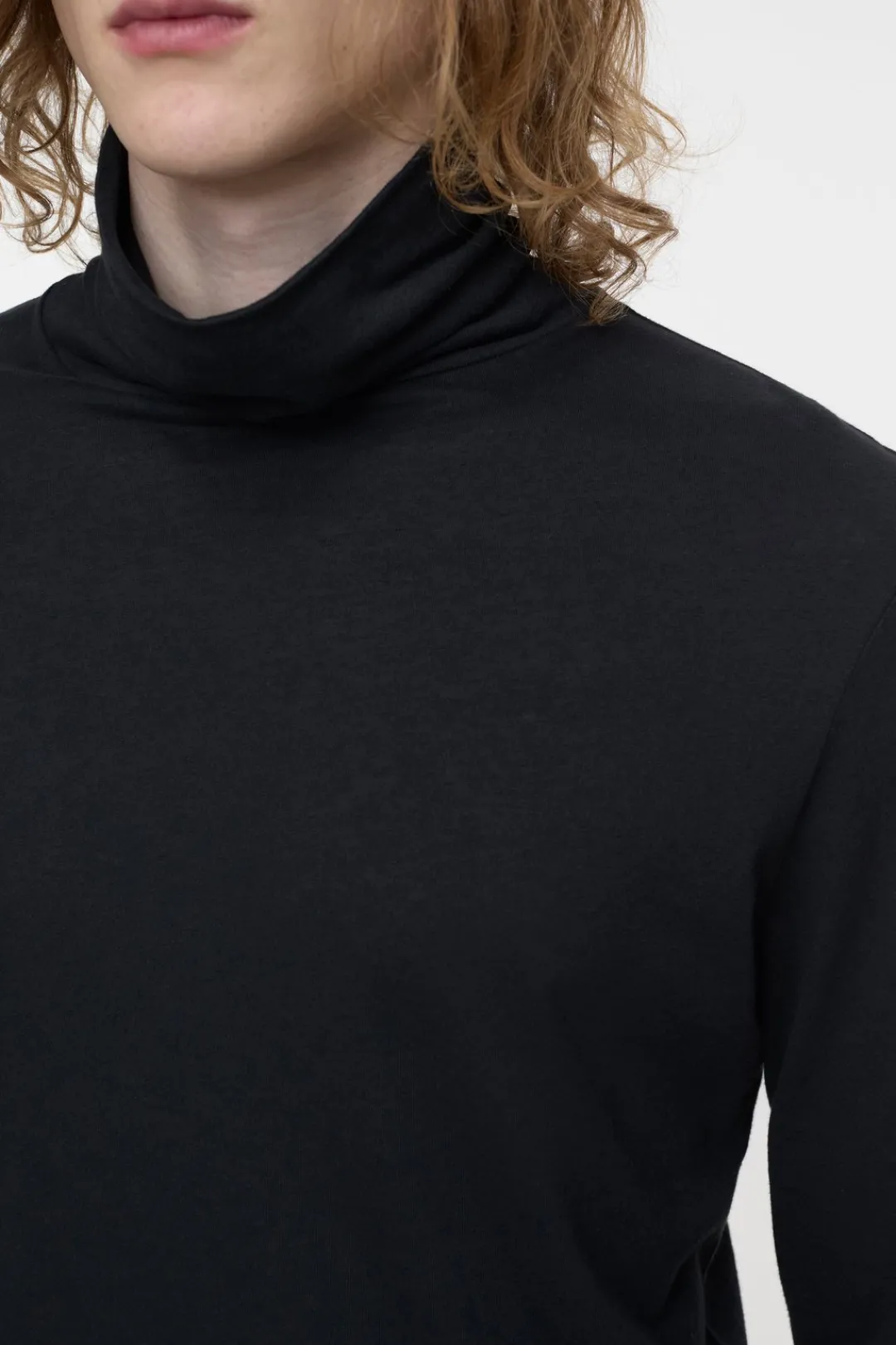 Closed Turtleneck Longsleeve Black