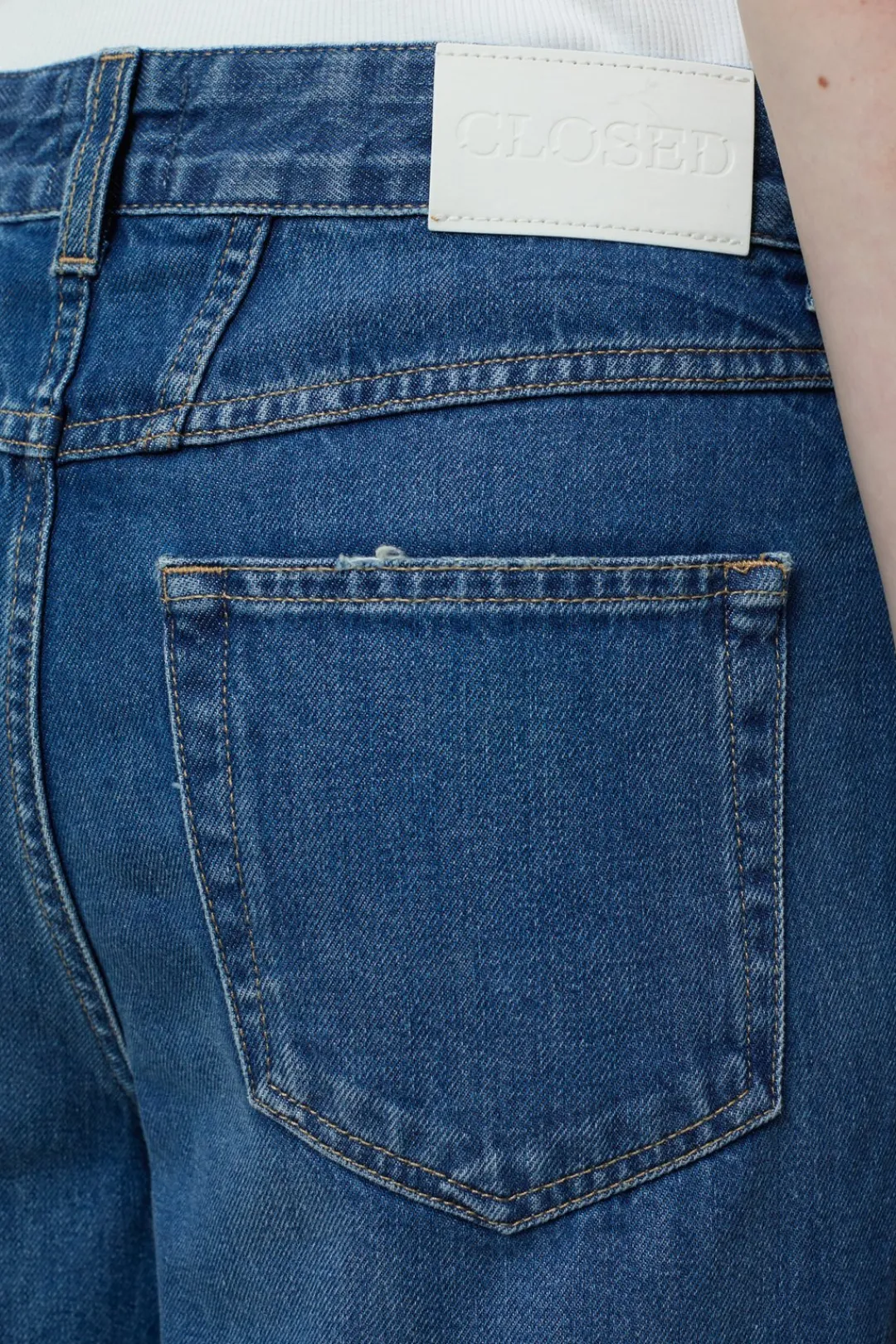 Closed Wide Jeans - Style Name Nikka Mid blue Clearance