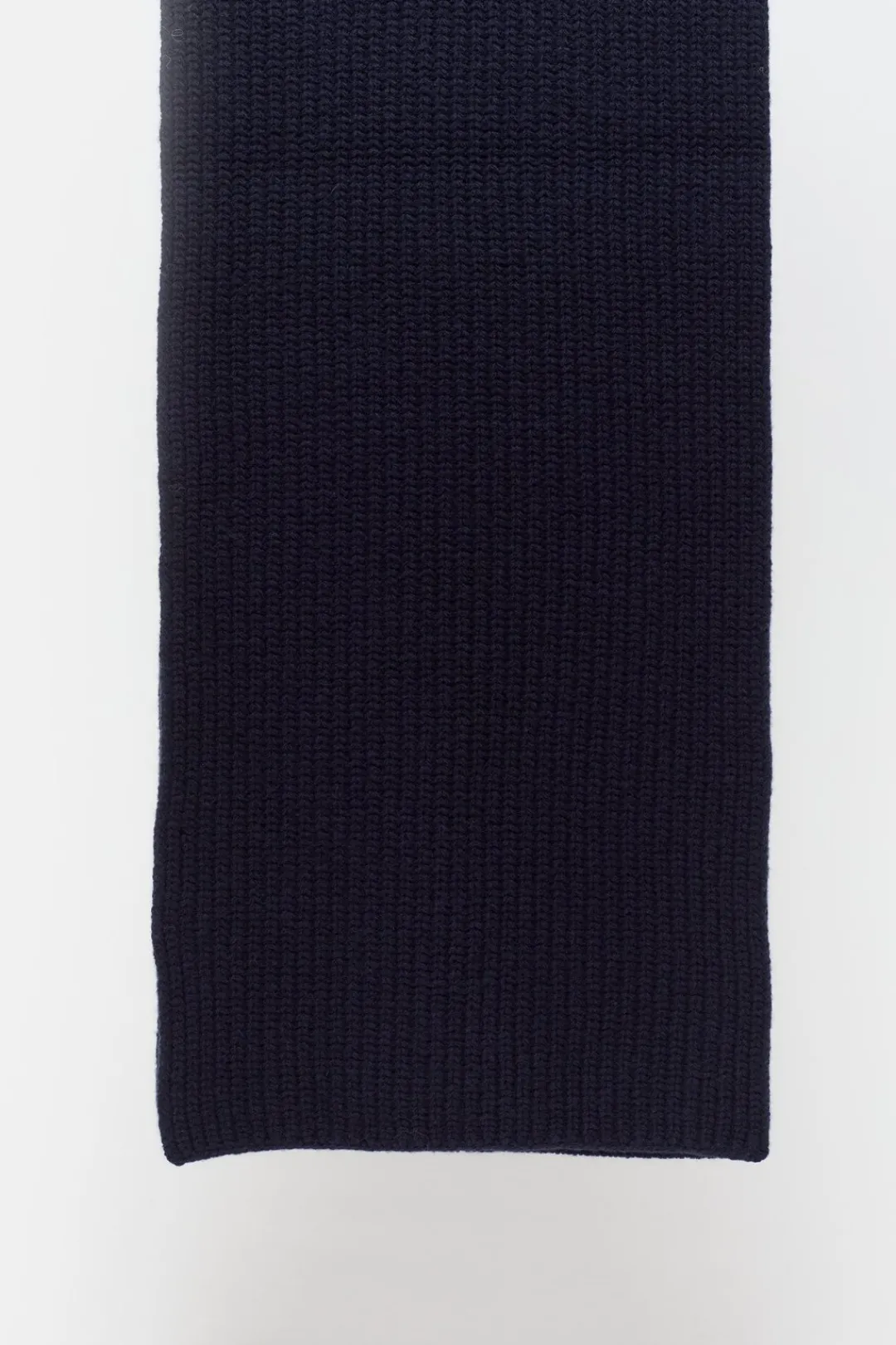 Closed Wool Scarf with Fisherman's Rib Dark night Sale