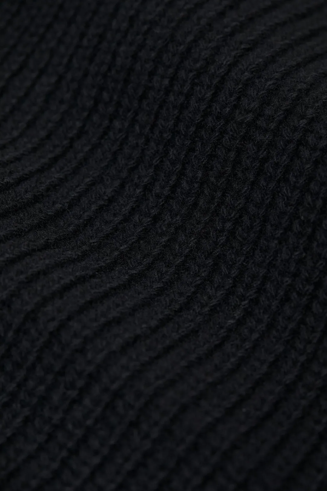 Closed Wool Scarf with Fisherman's Rib Black New