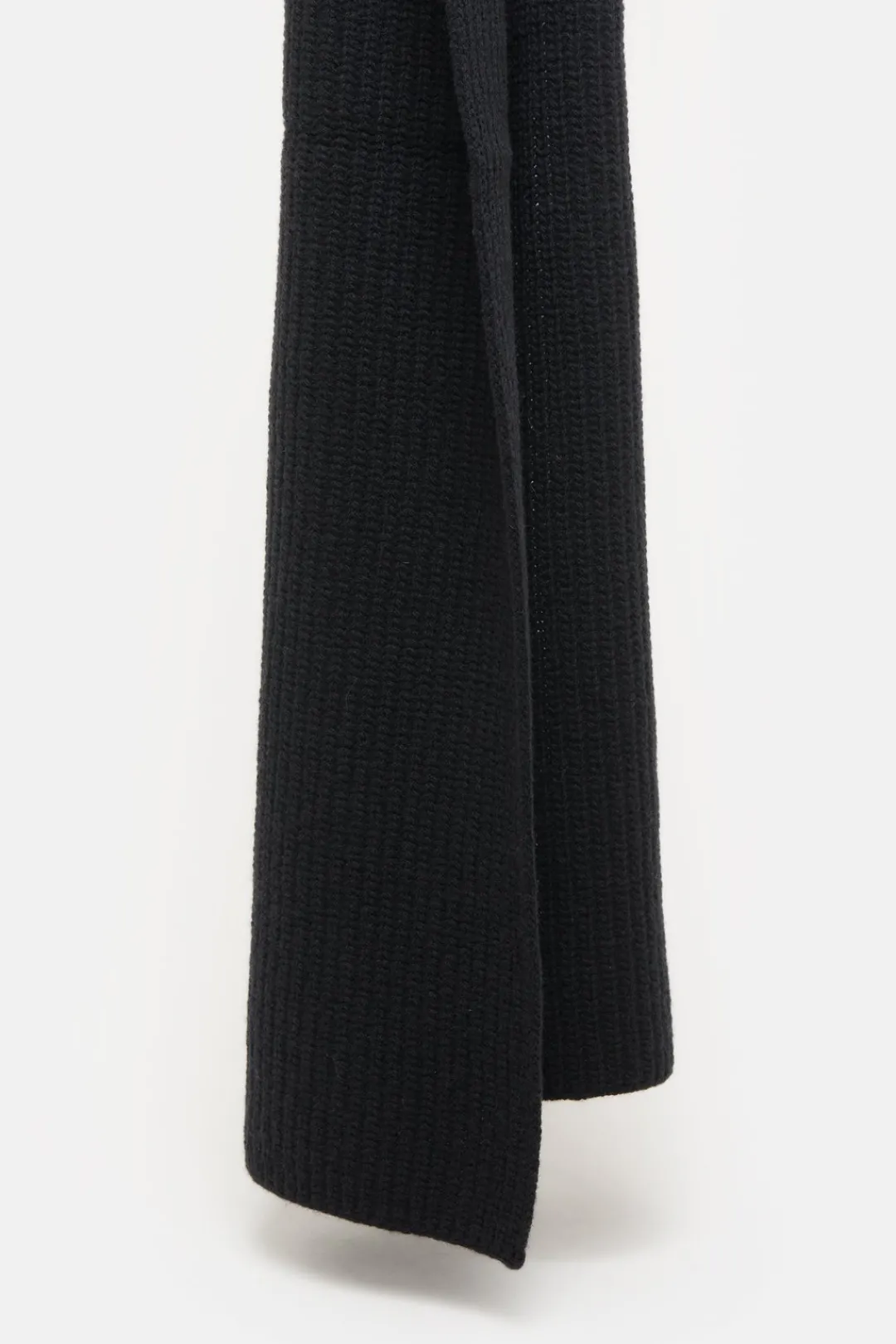 Closed Wool Scarf with Fisherman's Rib Black New