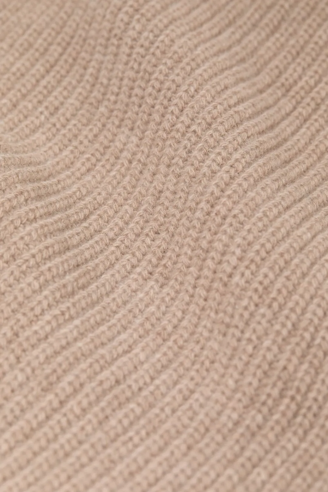 Closed Wool Scarf with Fisherman's Rib Cashew cream New